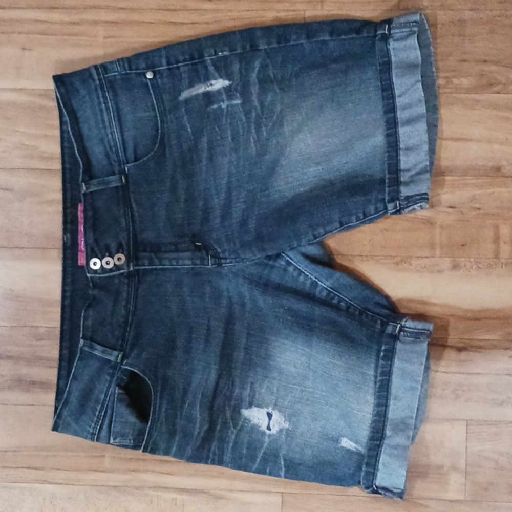 Juniors distressed Jean shorts size 15